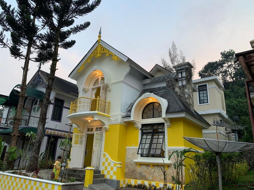 Villa Wubao Kota Bunga 3 Kamar Harga Budget Cinengangirang Exterior photo